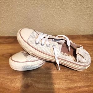 Brand new never worn without tags women's converse